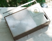 1960s Vintage Rca Victor Impac Transistor Battery Operated Radio. Model 1-Rg-46 Superheterodyne. Made In U.s.a.
