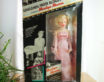 1982 Vintage &quot;Gentlemen Prefer Blondes&quot; MARILYN MONROE 11.5&quot; Fashion Doll. TRISTAR No.5013