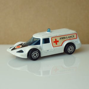 1976 Vintage Diecast CORGI JUNIOR&#39;S Healer Wheeler Ambulance Emergency Vehicle. Made in Gt. Britain.