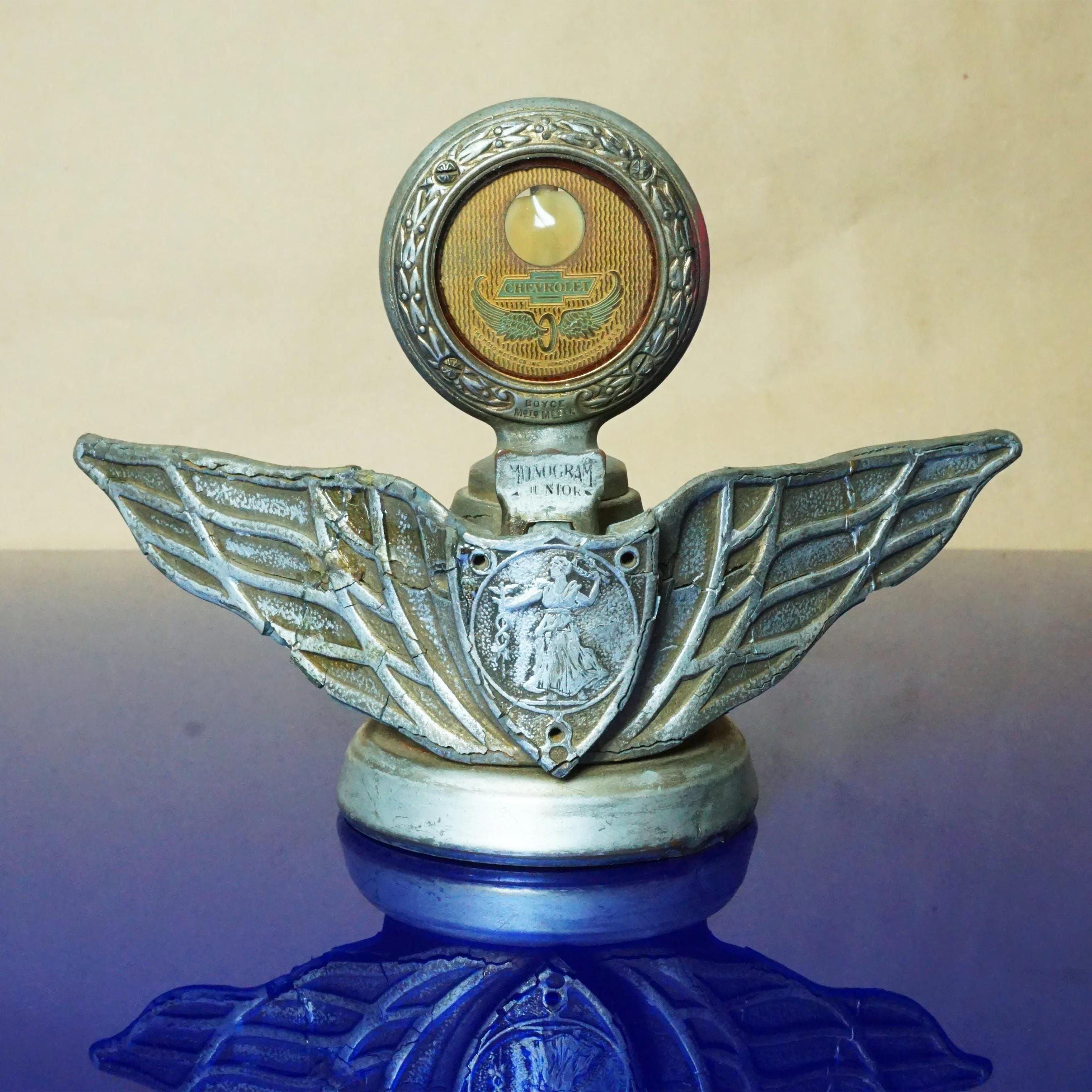 1916–1927 Antique BOYCE MOTOMETER Chevy Monogram Junior Winged