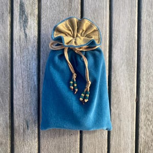 Tarot fait main en velours de coton bleu canard / Oracle / Sac souvenir doublé de soie Dupion riche en or