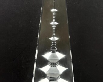 Hoya Japanese Crystal Cut Glass Pagoda Obelisk Pyramid Paperweight