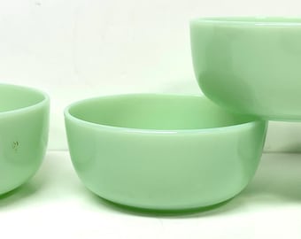 4 Vintage Woo Jin Jadeite Green Glass Bowls