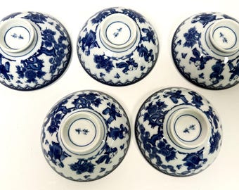 5 cuencos de arroz de porcelana japonesa Arita azul y blanca con 5 niños jugando