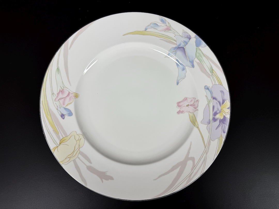 2 Christopher Stuart China Spring Surf 12 3/8