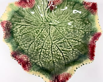 Vintage Bordallo Pinheiro Portugal Majolica China Maple Leaf Dish Plate