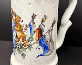 Jarra de cerveza antigua alemana Fritzman con escudo de armas, rompecabezas, taza