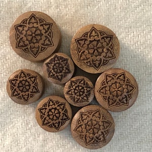 A PAIR Of Mandala Flower Laser Cut Wood Plugs Sizes/Gauges(00G-1/2&quot;Inch-9/16&quot; Inch)/10mm-12mm-14mm.Natural Eco Friendly. Teak Wood