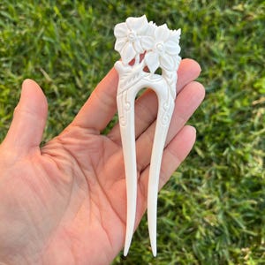 Baroque Victorian Filigree Flower BONE Hair Pin/Flower Bone Hair Stick/Flower Bone Hair Fork.BONE Hair Slide. White Bone Hair Fork.SHORT.New