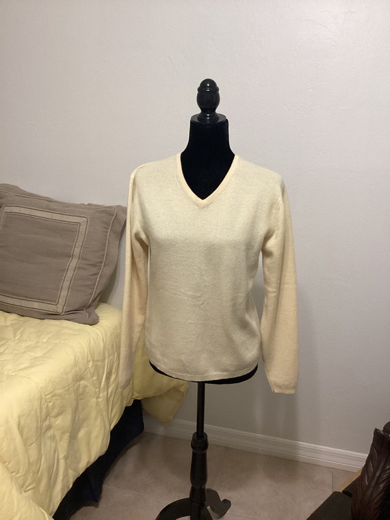 Women’s 100% Cashmere Sweater by Lord & Taylor pal