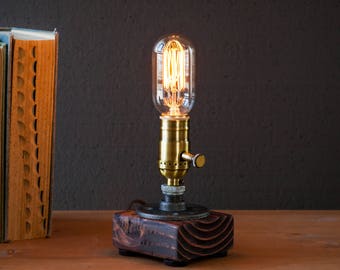 Table lamp-Desk lamp-Edison Steampunk lamp-Rustic home decor-Gift for men-Farmhouse decor-Home decor-Desk accessories-Industrial lighting