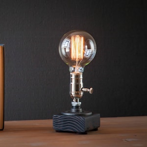 Table lamp-Desk lamp-Edison Steampunk lamp-Rustic home decor-Gift for men-Farmhouse decor-Home decor-Desk accessories-Industrial lighting