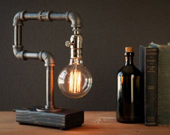 Table lamp-Desk lamp-Edison Steampunk lamp-Rustic home decor-Gift for men-Farmhouse decor-Home decor-Desk accessories-Industrial lighting