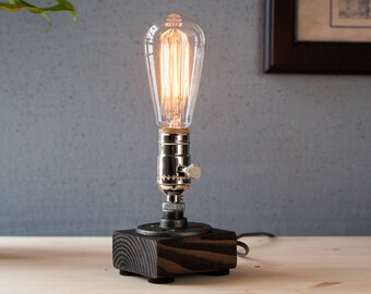 Table lamp-Desk lamp-Edison Steampunk lamp-Rustic home decor-Gift for men-Farmhouse decor-Home decor-Desk accessories-Industrial lighting