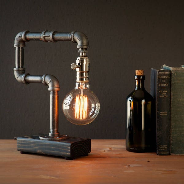 Table lamp-Desk lamp-Edison Steampunk lamp-Rustic home decor-Gift for men-Farmhouse decor-Home decor-Desk accessories-Industrial lighting