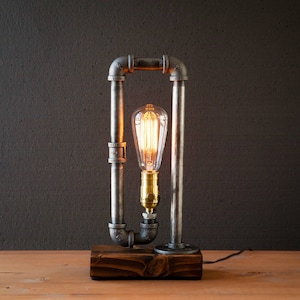 Table lamp-Desk lamp-Edison Steampunk lamp-Rustic home decor-Gift for men-Farmhouse decor-Home decor-Desk accessories-Industrial lighting image 1