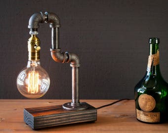 Table lamp-Desk lamp-Edison Steampunk lamp-Rustic home decor-Gift for men-Farmhouse decor-Home decor-Desk accessories-Industrial lighting