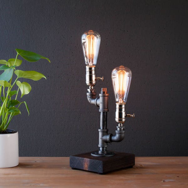 Table lamp-Desk lamp-Edison Steampunk lamp-Rustic home decor-Gift for men-Farmhouse decor-Home decor-Desk accessories-Industrial lighting