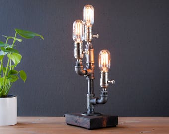 Table lamp-Desk lamp-Edison Steampunk lamp-Rustic home decor-Gift for men-Farmhouse decor-Home decor-Desk accessories-Industrial lighting