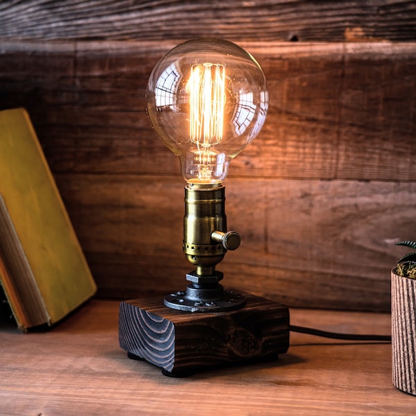 Table lamp-Desk lamp-Edison Steampunk lamp-Rustic home decor-Gift for men-Farmhouse decor-Home decor-Desk accessories-Industrial lighting