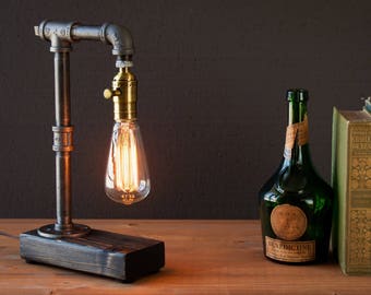 Table lamp-Desk lamp-Edison Steampunk lamp-Rustic home decor-Gift for men-Farmhouse decor-Home decor-Desk accessories-Industrial lighting