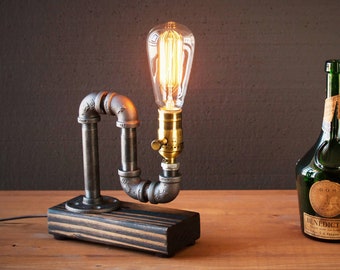 Table lamp-Desk lamp-Edison Steampunk lamp-Rustic home decor-Gift for men-Farmhouse decor-Home decor-Desk accessories-Industrial lighting