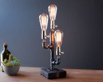 Table lamp-Desk lamp-Edison Steampunk lamp-Rustic home decor-Gift for men-Farmhouse decor-Home decor-Desk accessories-Industrial lighting