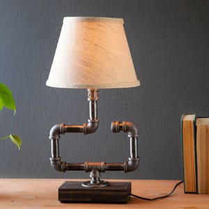 Table lamp-Desk lamp-Edison Steampunk lamp-Rustic home decor-Gift for men-Farmhouse decor-Home decor-Desk accessories-Industrial lighting