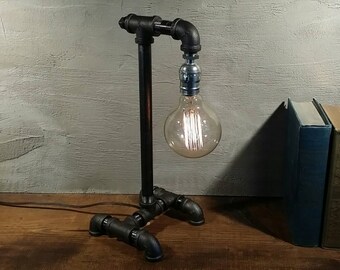 Table lamp-Desk lamp-Edison Steampunk lamp-Rustic home decor-Gift for men-Farmhouse decor-Home decor-Desk accessories-Industrial lighting