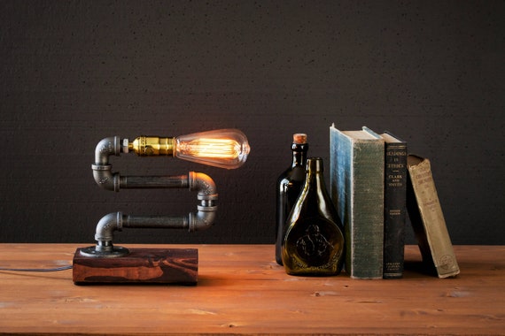 Table lamp-Desk lamp-Edison Steampunk lamp-Rustic home decor-Gift for men-Farmhouse decor-Home decor-Desk accessories-Industrial lighting