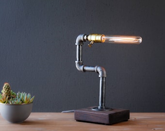 Table lamp-Desk lamp-Edison Steampunk lamp-Rustic home decor-Gift for men-Farmhouse decor-Home decor-Desk accessories-Industrial lighting