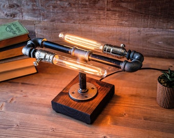 Table lamp-Desk lamp-Edison Steampunk lamp-Rustic home decor-Gift for men-Farmhouse decor-Home decor-Desk accessories-Industrial lighting