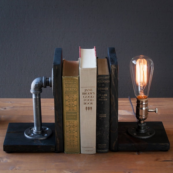 Lámpara sujetalibros/Decoración rústica/Lámpara industrial/Luz Steampunk/Lámpara única/Inauguración de la casa/Regalo para hombres y amantes de los libros/Lámpara de noche/Accesorios de escritorio