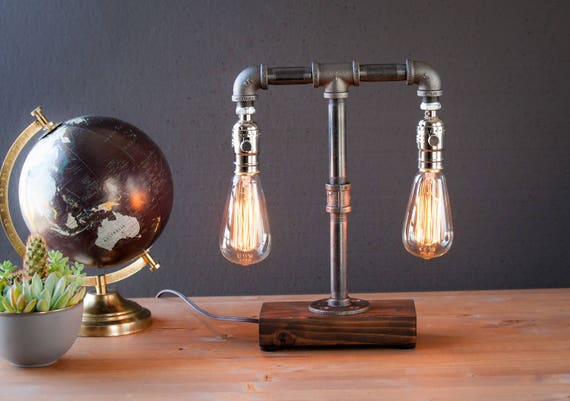 Table lamp-Desk lamp-Edison Steampunk lamp-Rustic home decor-Gift for men-Farmhouse decor-Home decor-Desk accessories-Industrial lighting