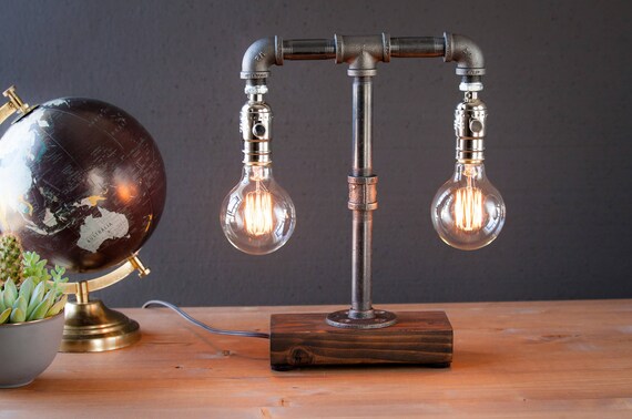 Table lamp-Desk lamp-Edison Steampunk lamp-Rustic home decor-Gift for men-Farmhouse decor-Home decor-Desk accessories-Industrial lighting