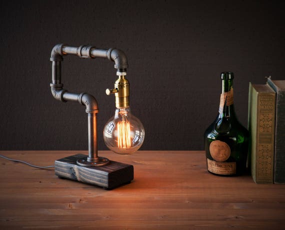 Table lamp-Desk lamp-Edison Steampunk lamp-Rustic home decor-Gift for men-Farmhouse decor-Home decor-Desk accessories-Industrial lighting