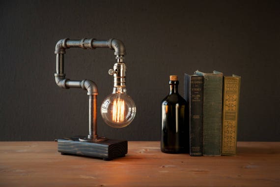 Table lamp-Desk lamp-Edison Steampunk lamp-Rustic home decor-Gift for men-Farmhouse decor-Home decor-Desk accessories-Industrial lighting