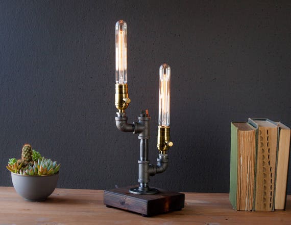 Table lamp-Desk lamp-Edison Steampunk lamp-Rustic home decor-Gift for men-Farmhouse decor-Home decor-Desk accessories-Industrial lighting