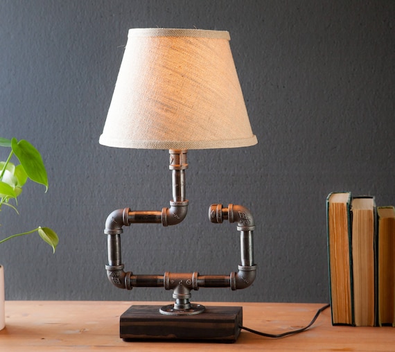 Table lamp-Desk lamp-Edison Steampunk lamp-Rustic home decor-Gift for men-Farmhouse decor-Home decor-Desk accessories-Industrial lighting