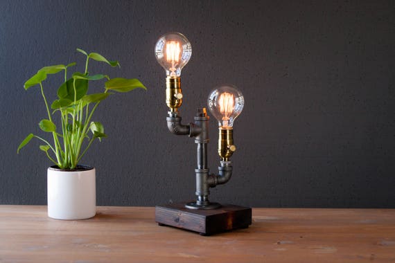 Table lamp-Desk lamp-Edison Steampunk lamp-Rustic home decor-Gift for men-Farmhouse decor-Home decor-Desk accessories-Industrial lighting