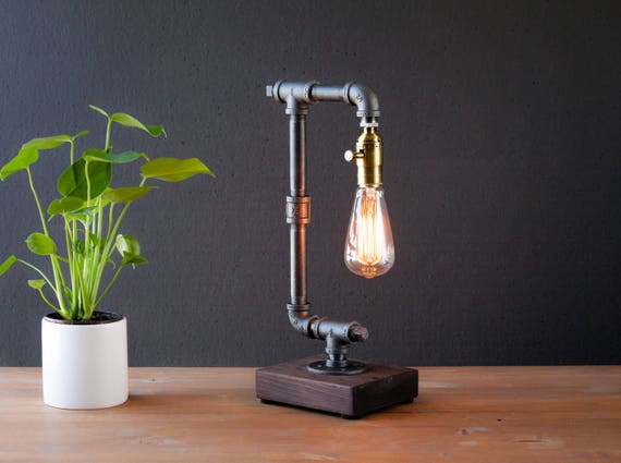 Table lamp-Desk lamp-Edison Steampunk lamp-Rustic home decor-Gift for men-Farmhouse decor-Home decor-Desk accessories-Industrial lighting