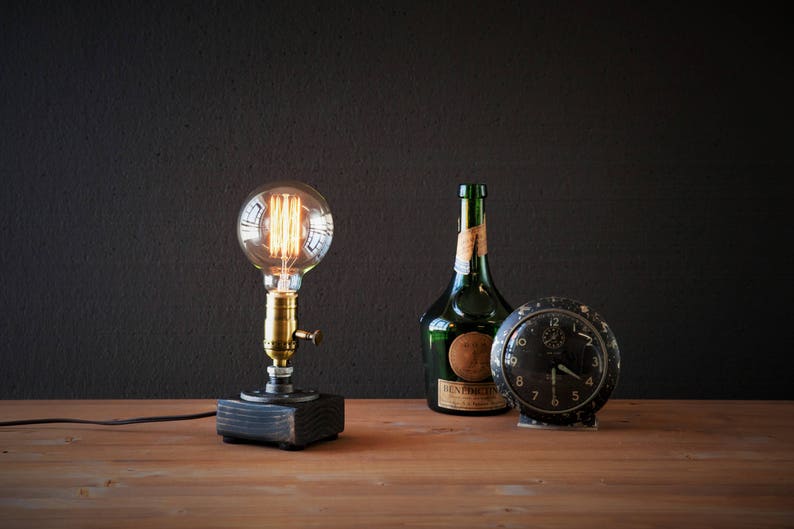 Table lamp-Desk lamp-Edison Steampunk lamp-Rustic home decor-Gift for men-Farmhouse decor-Home decor-Desk accessories-Industrial lighting image 7