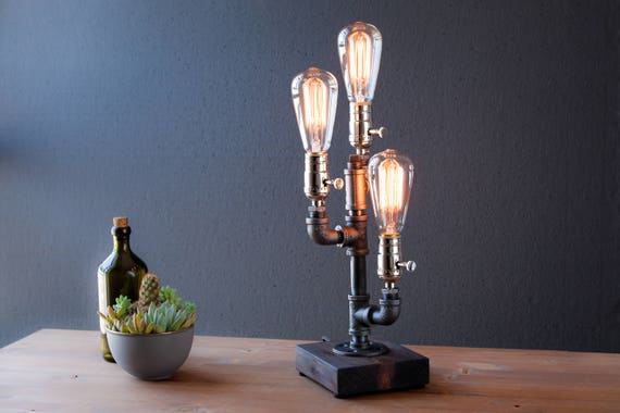 Table lamp-Desk lamp-Edison Steampunk lamp-Rustic home decor-Gift for men-Farmhouse decor-Home decor-Desk accessories-Industrial lighting