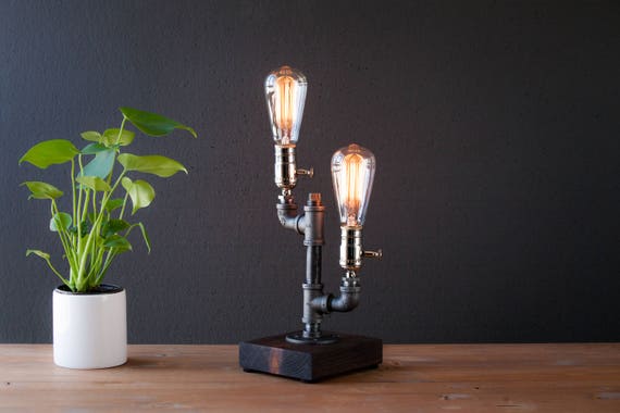 Table lamp-Desk lamp-Edison Steampunk lamp-Rustic home decor-Gift for men-Farmhouse decor-Home decor-Desk accessories-Industrial lighting