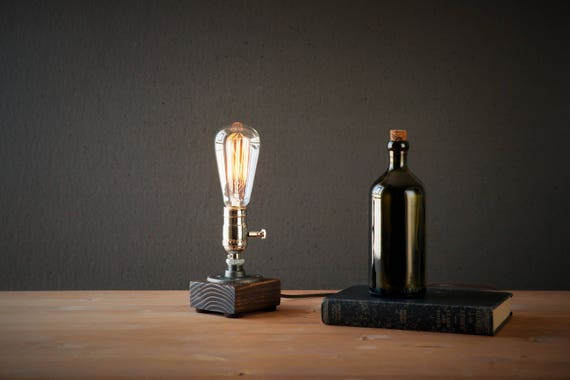 Table lamp-Desk lamp-Edison Steampunk lamp-Rustic home decor-Gift for men-Farmhouse decor-Home decor-Desk accessories-Industrial lighting