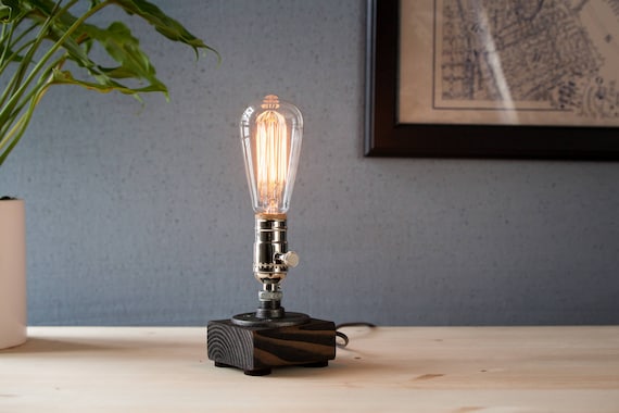 Table lamp-Desk lamp-Edison Steampunk lamp-Rustic home decor-Gift for men-Farmhouse decor-Home decor-Desk accessories-Industrial lighting