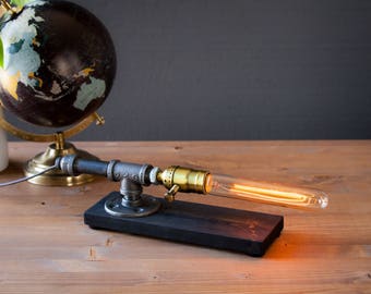 Table lamp-Desk lamp-Edison Steampunk lamp-Rustic home decor-Gift for men-Farmhouse decor-Home decor-Desk accessories-Industrial lighting