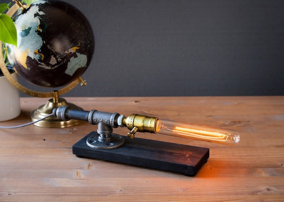 Table lamp-Desk lamp-Edison Steampunk lamp-Rustic home decor-Gift for men-Farmhouse decor-Home decor-Desk accessories-Industrial lighting