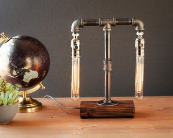 Table lamp-Desk lamp-Edison Steampunk lamp-Rustic home decor-Gift for men-Farmhouse decor-Home decor-Desk accessories-Industrial lighting