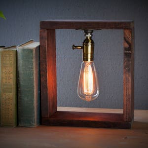 Table lamp-Desk lamp-Edison Steampunk lamp-Rustic home decor-Gift for men-Farmhouse decor-Home decor-Desk accessories-Industrial lighting